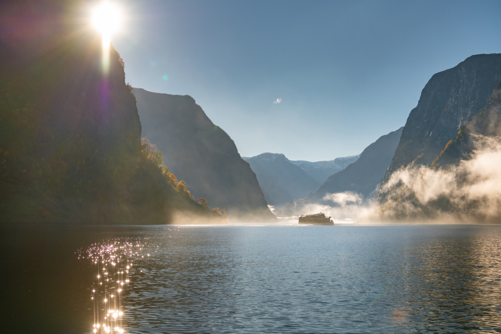 Naroyfjorden <span title='Photo:Sverre Hjornevik/ Norwaysbest.com'>ⓘ </span>
